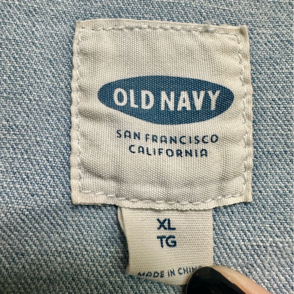 Women’s Old Navy Light Wash Jean Jacket XL - Picture 3 of 4